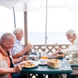 seniors eating togther